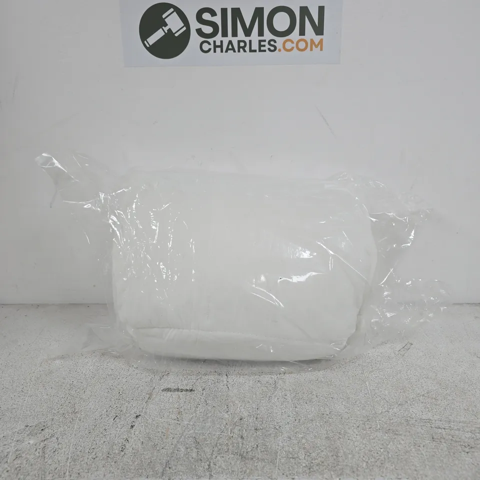 DUVET IN WHITE, PACKAGED – WRAPPED IN PLASTIC