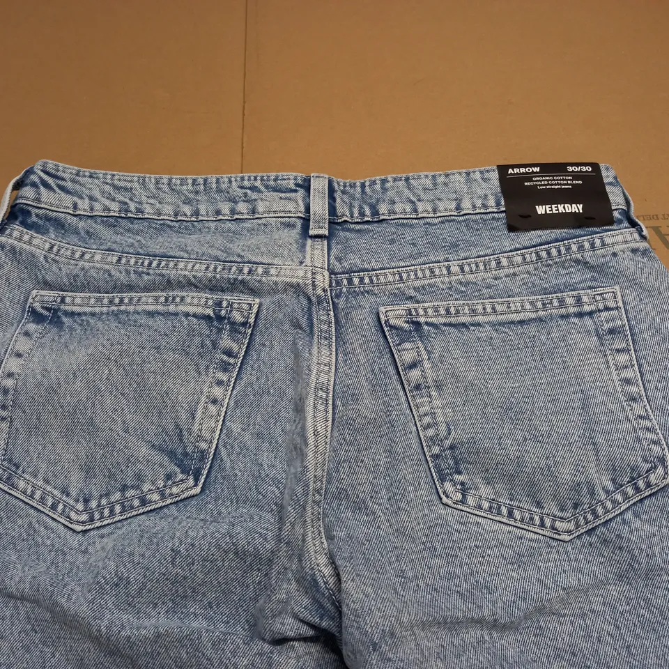 WEEKDAY ARROW STRAIGHT LEG JEANS - W30 L30