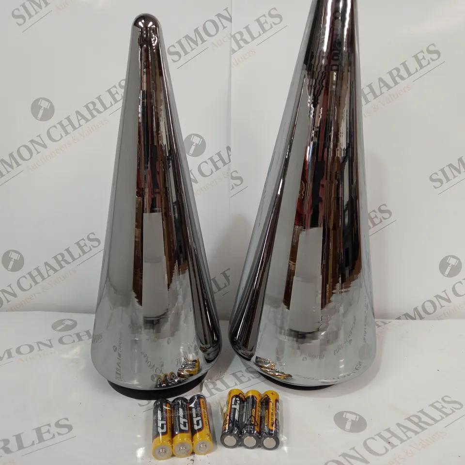 BOXED KELLY HOPPEN SET OF 2 INDOOR OUTDOOR PRELIT GLASS DECOR - REFLECTIVE CONES