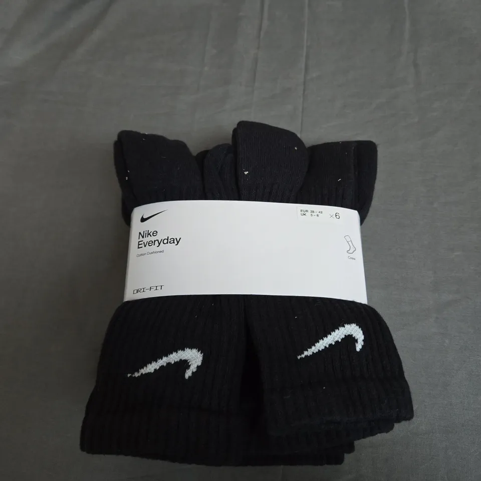 NIKE DRI-FIT CREW SOCKS - X6