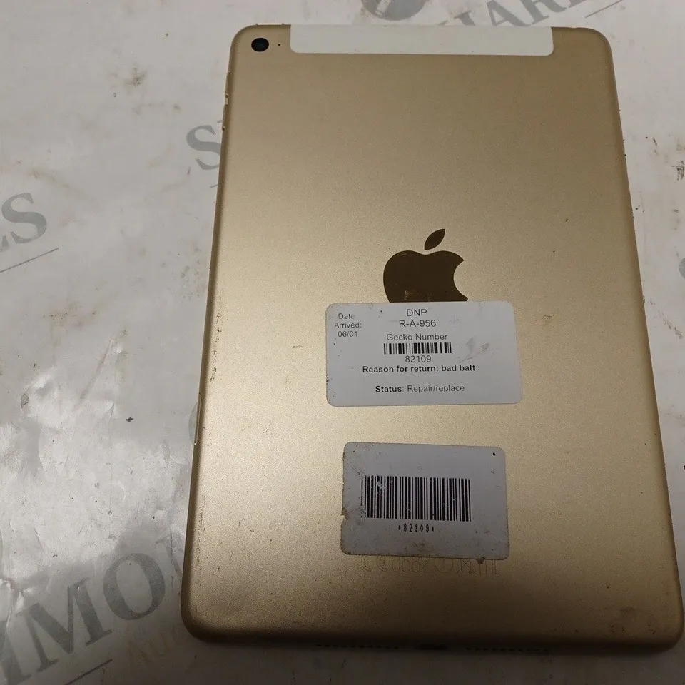 APPLE IPAD MINI 4 IN GOLD