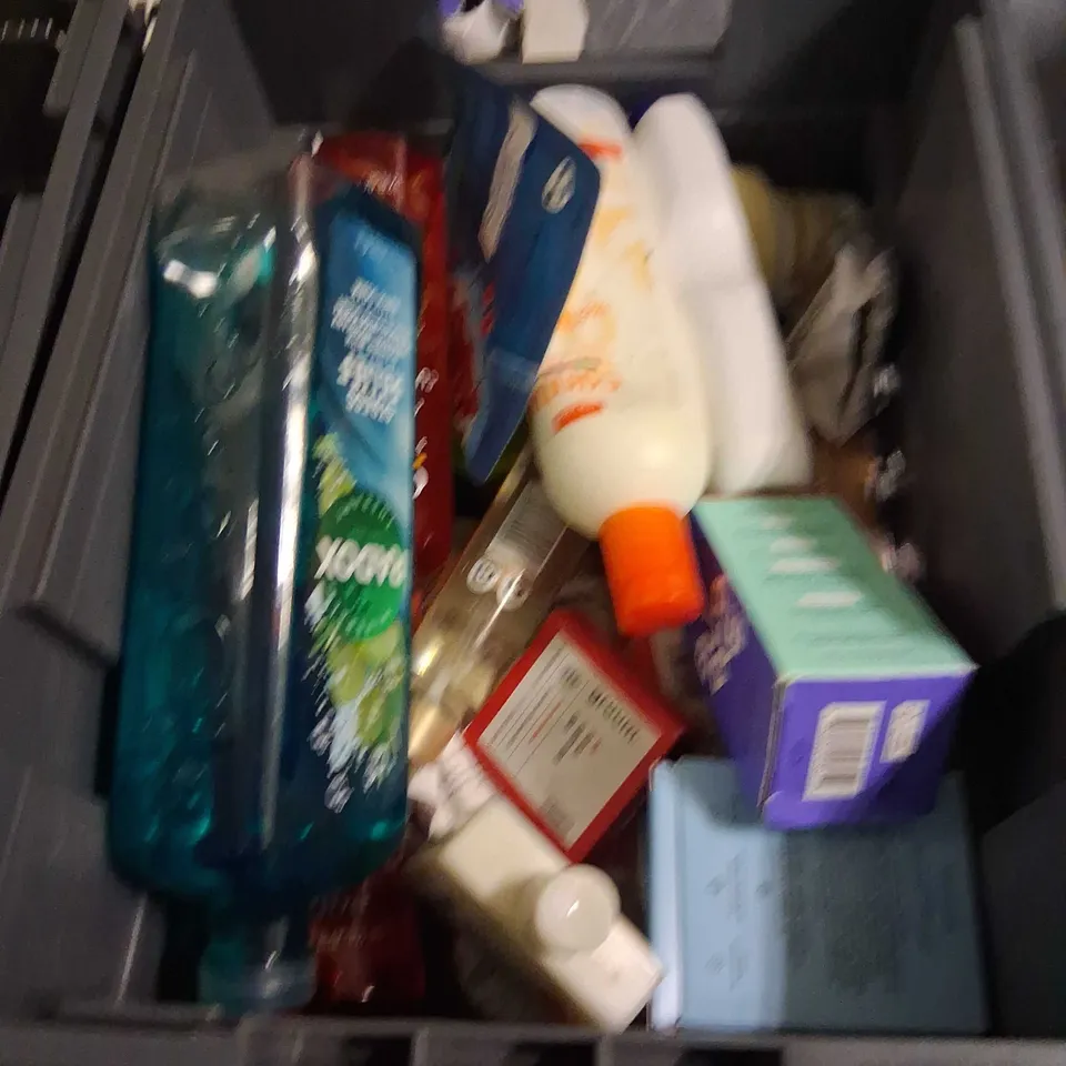 LARGE QUANTITY OF ASSORTED HEALTH AND BEAUTY PRODUCTS TO INCLUDE; RADOX, SURE, CANTU AND PIZ BUIN