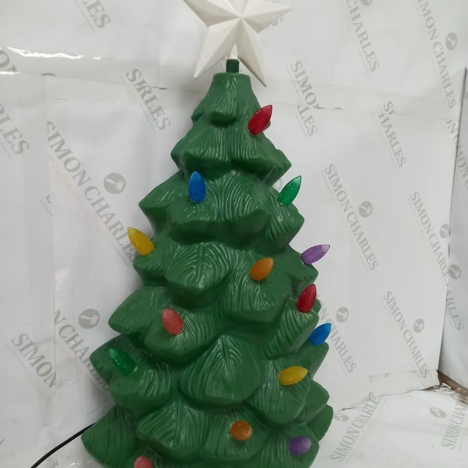 MR CHRISTMAS INDOOR OUTDOOR MOLDED CHRISTMAS TREE