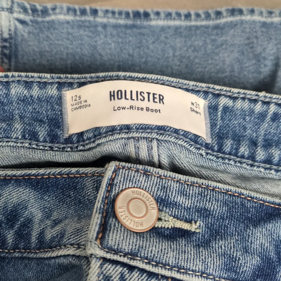 HOLLISTER LOW-RISE BOOT JEANS – UK 31 SHORT/SIZE 12S