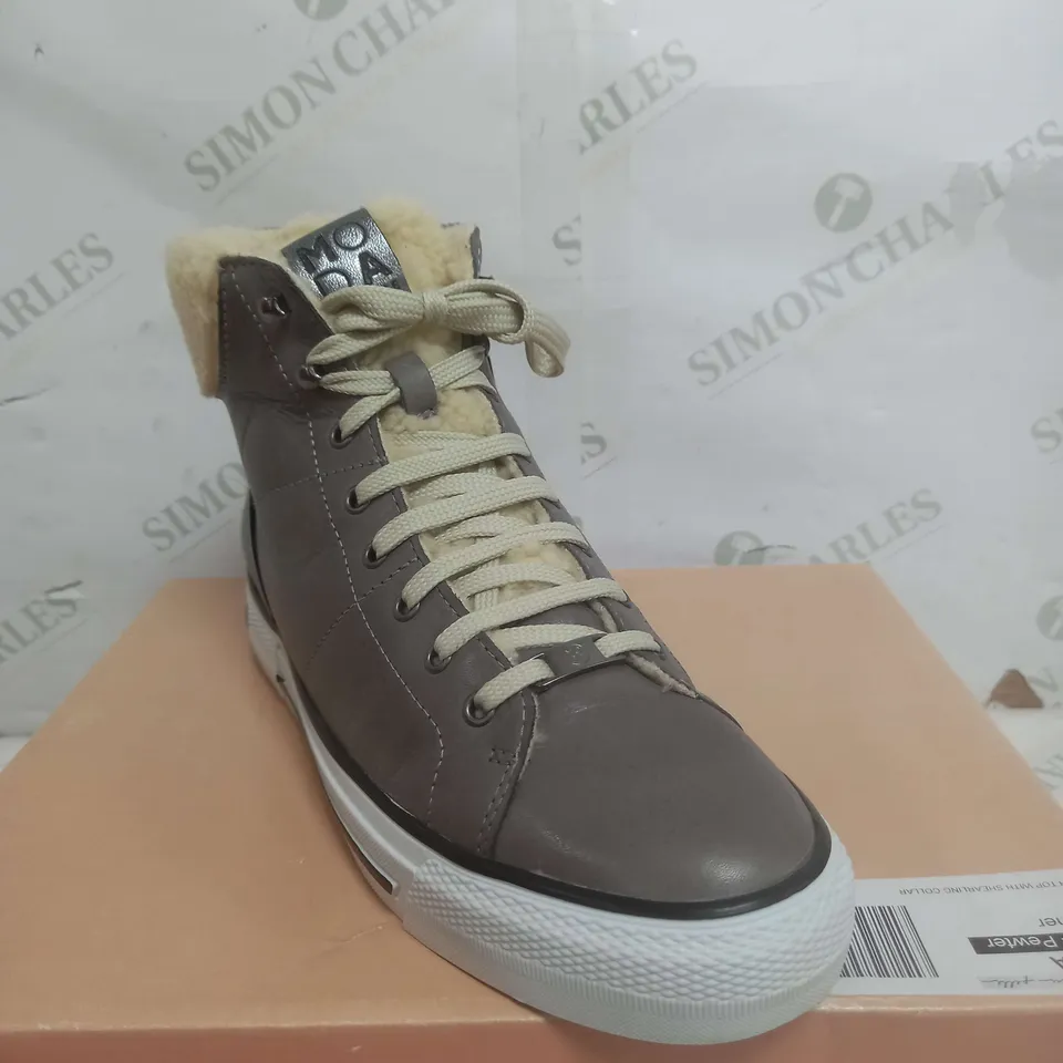 BOXED PAIR OF MODA IN PELLE WARM HIGH TOP TRAINERS - SIZE 7