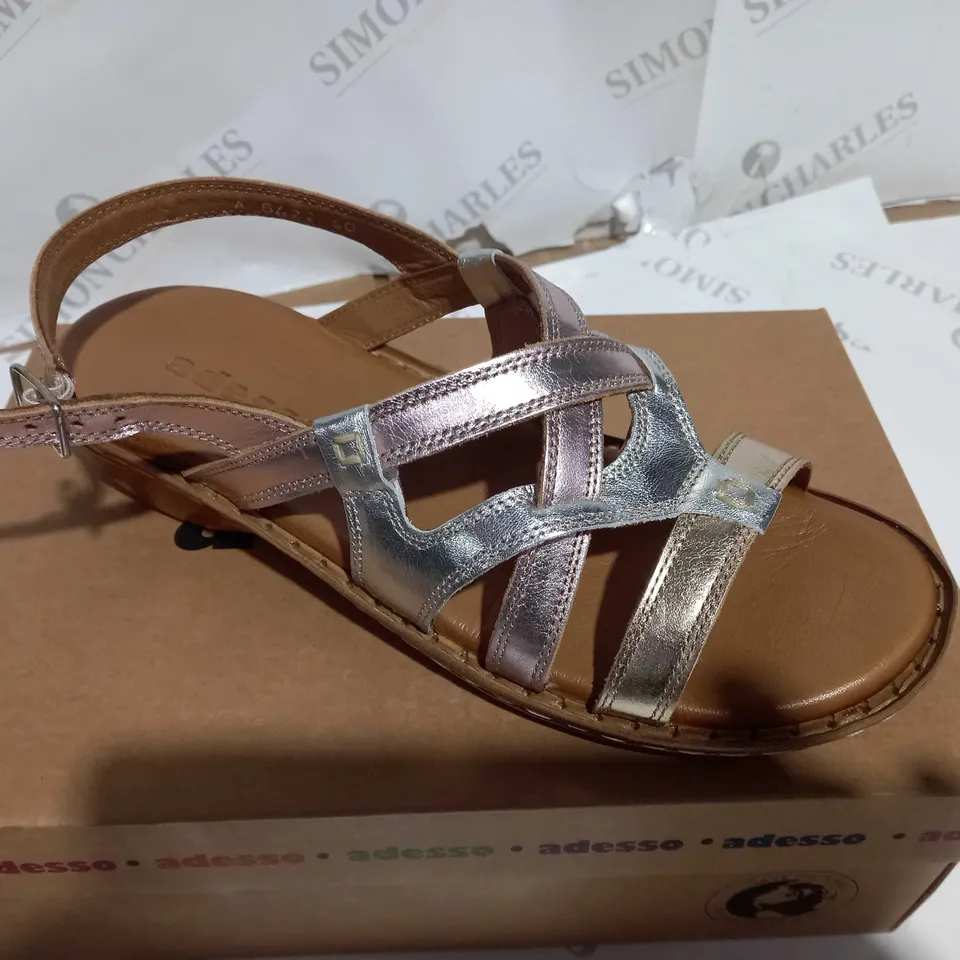 BOXED ADESSO LEATHER SANDALS IN SILVER/BROWN - 40