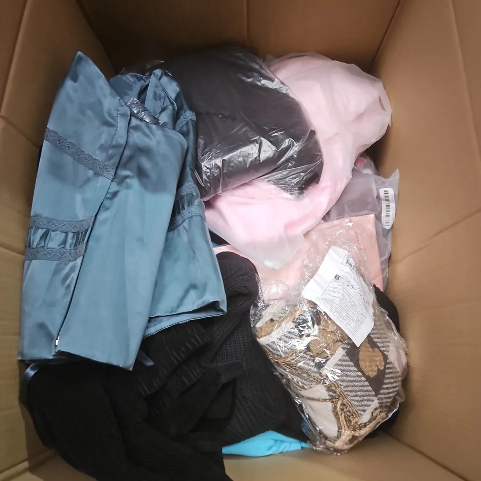 APPROXIMATELY 25 ASSORTED CLOTHING AND FASHION PRODUCTS IN VARIOUS STYLES AND SIZES - COLLECTION ONLY