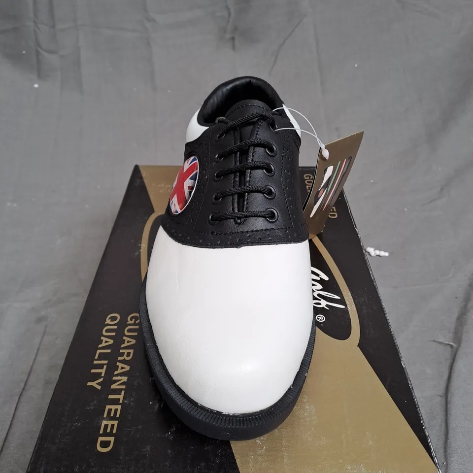 BOX OF APPROXIMATLY 12 BLACK AND WHITE TOP LINE GOLF SHOES IN VARIOUS SIZE