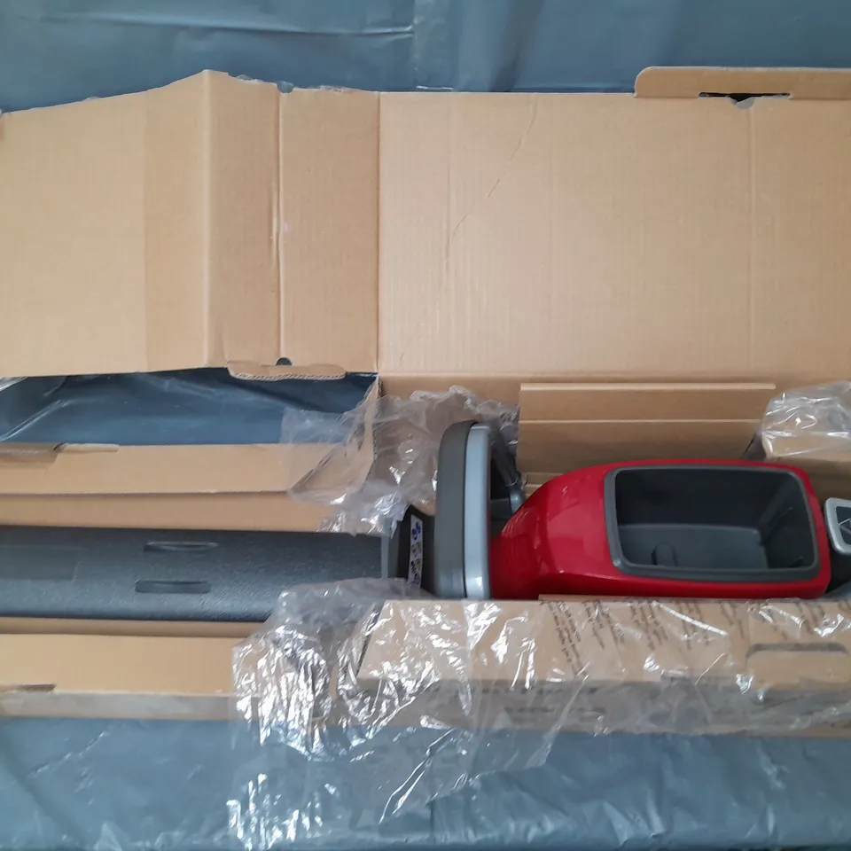 BOXED MOUNTFIELD FREEDOM 500 HEDGE TRIMMER - COLLECTION ONLY 