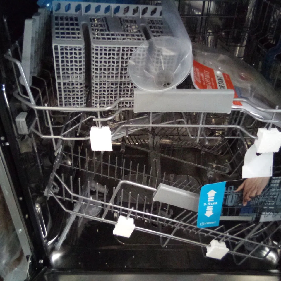 INDESIT DIC3B16UK DISHWASHER