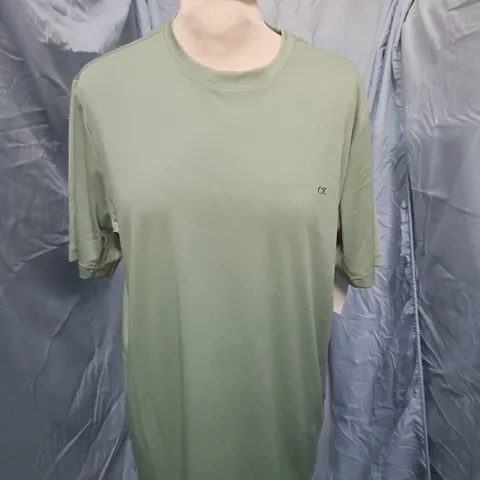 CALVIN KLEIN GOLF T-SHIRT – SAGE, UK M