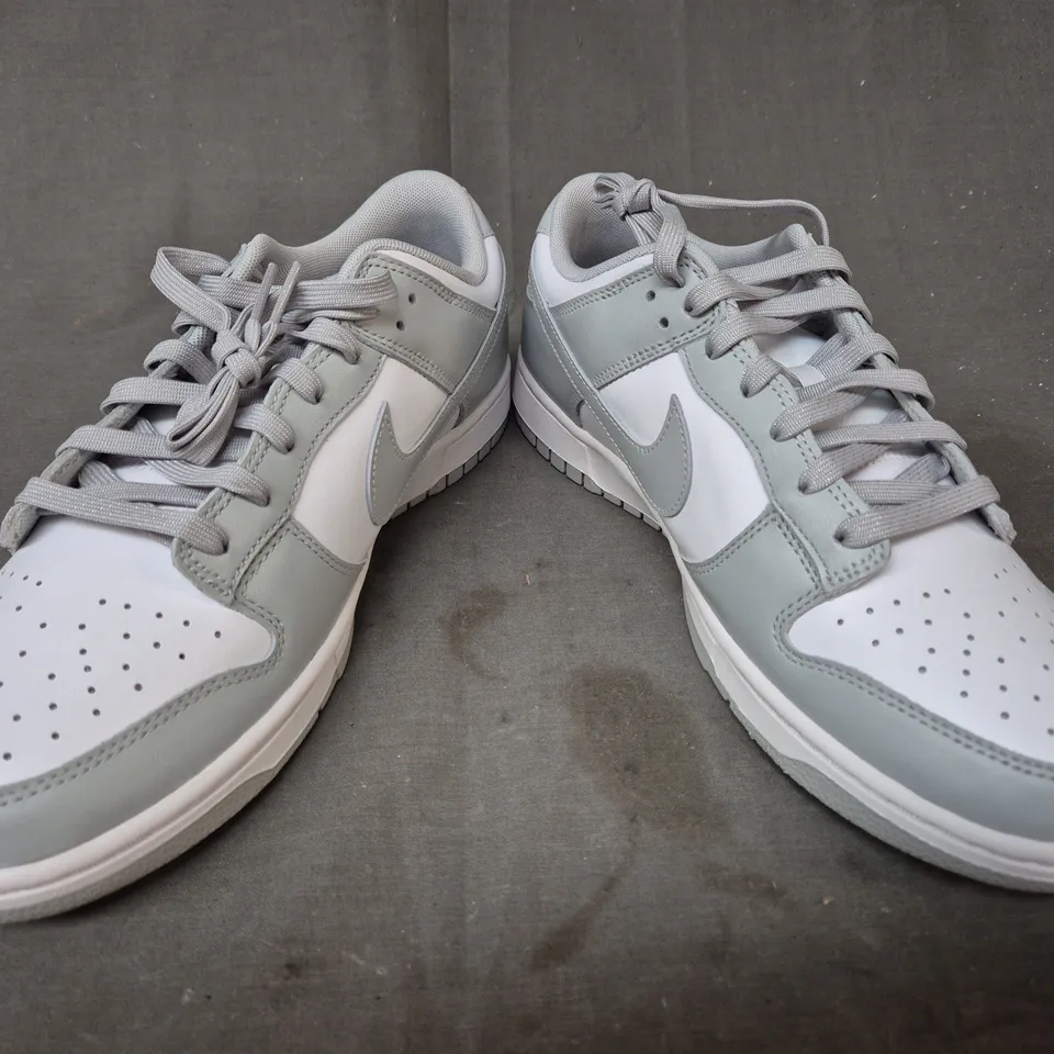 BOXED PAIR OF NIKE DUNK LOW RETRO SHOES IN GREY/WHITE UK SIZE 9