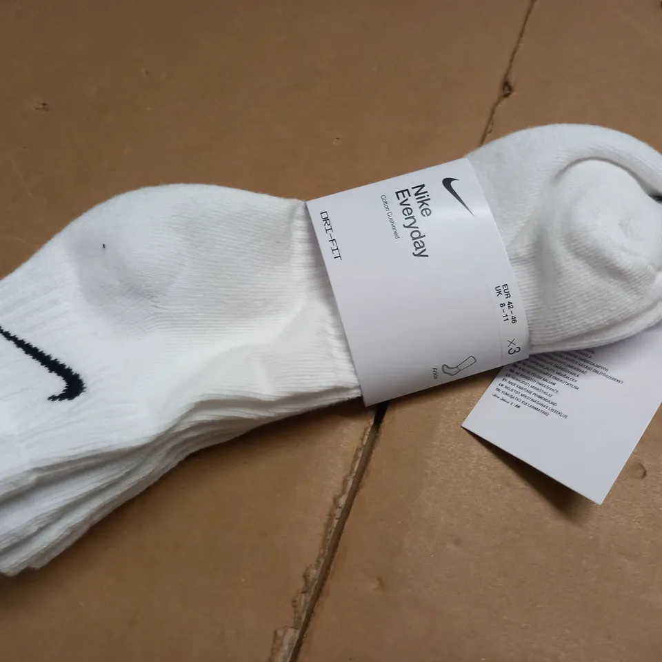 NIKE EVERDAY 3-PACK OF SOCKS - 8-11