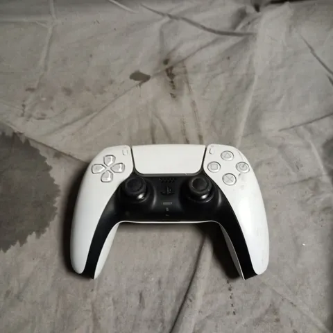 SONY PLAYSTATION 5 DUALSENSE WIRELESS CONTROLLER - WHITE