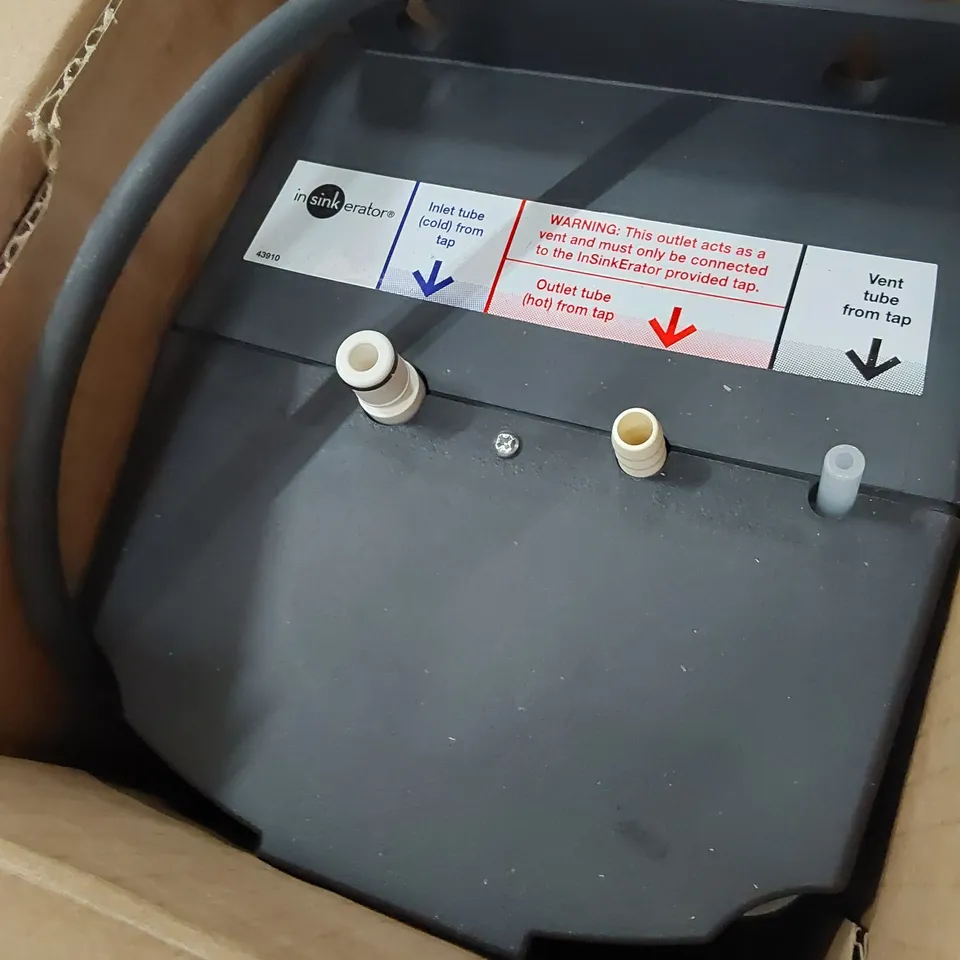 BOXED INSINKERATOR STEAMING HOT WATER TAP F-GN1100C & BOILER (2 BOXES)