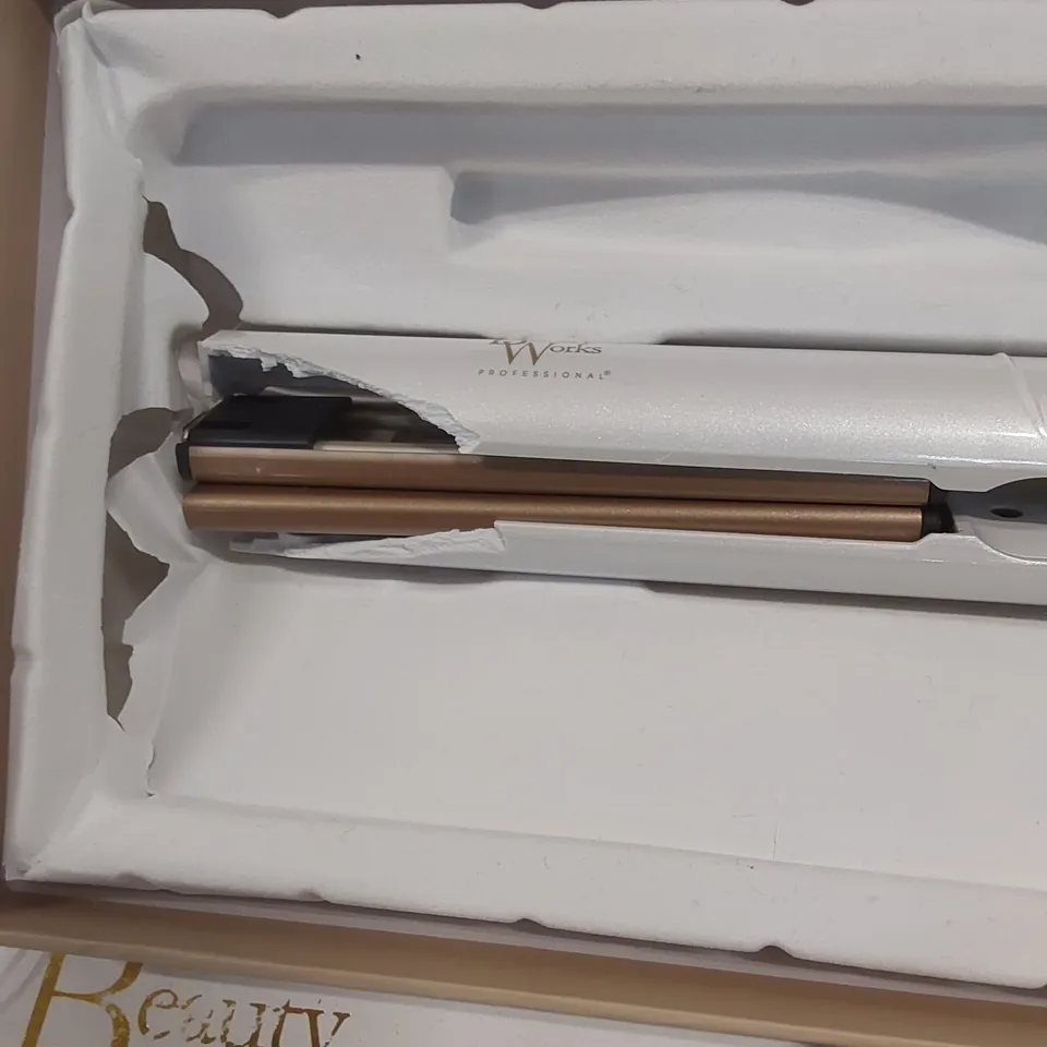 BOXED BEAUTY WORKS THE STRAIGHTENER RRP £79