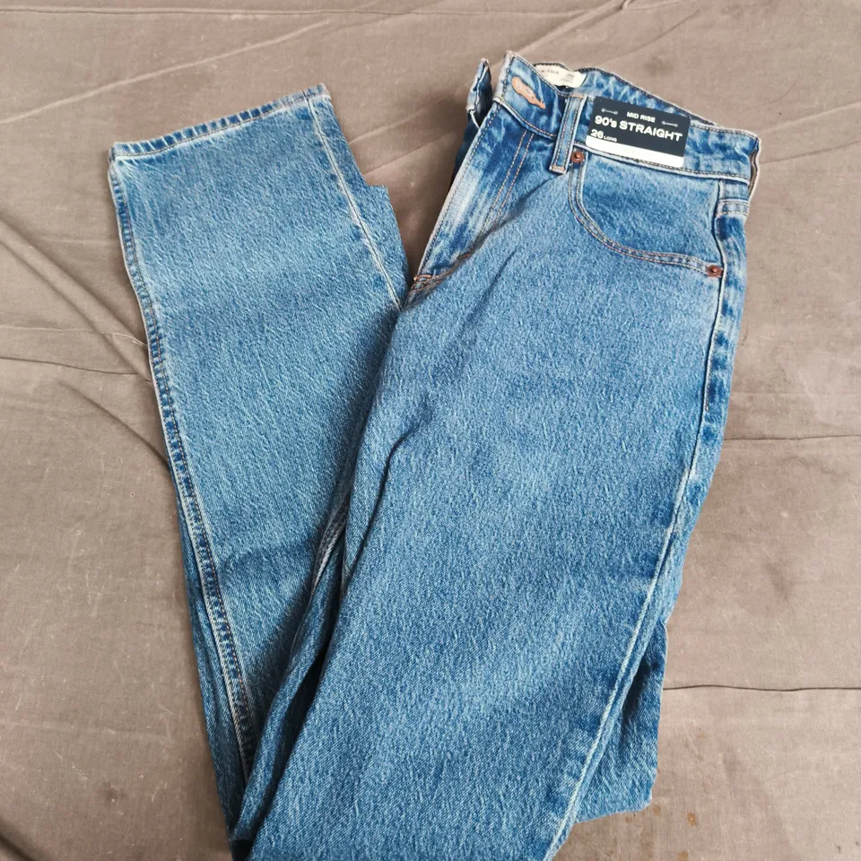 ABERCROMBE & FITCH MID RISE 90S STRAIGHT JEANS IN BLUE - 26 LONG