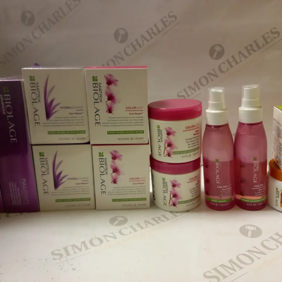 LOT OF APPROX 12 ASSORTED MATRIX HAIR PRODUCTS TO INCLUDE SUN REPAIR TREATMENT, CERAMIDE TREATMENT, SHINE SHAKE, ETC