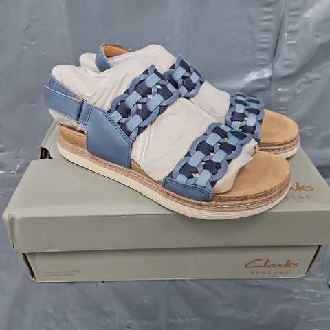 BOXED ARTISAN ARWELL GLIDE SANDALS IN BLUE COMBI - UK 6