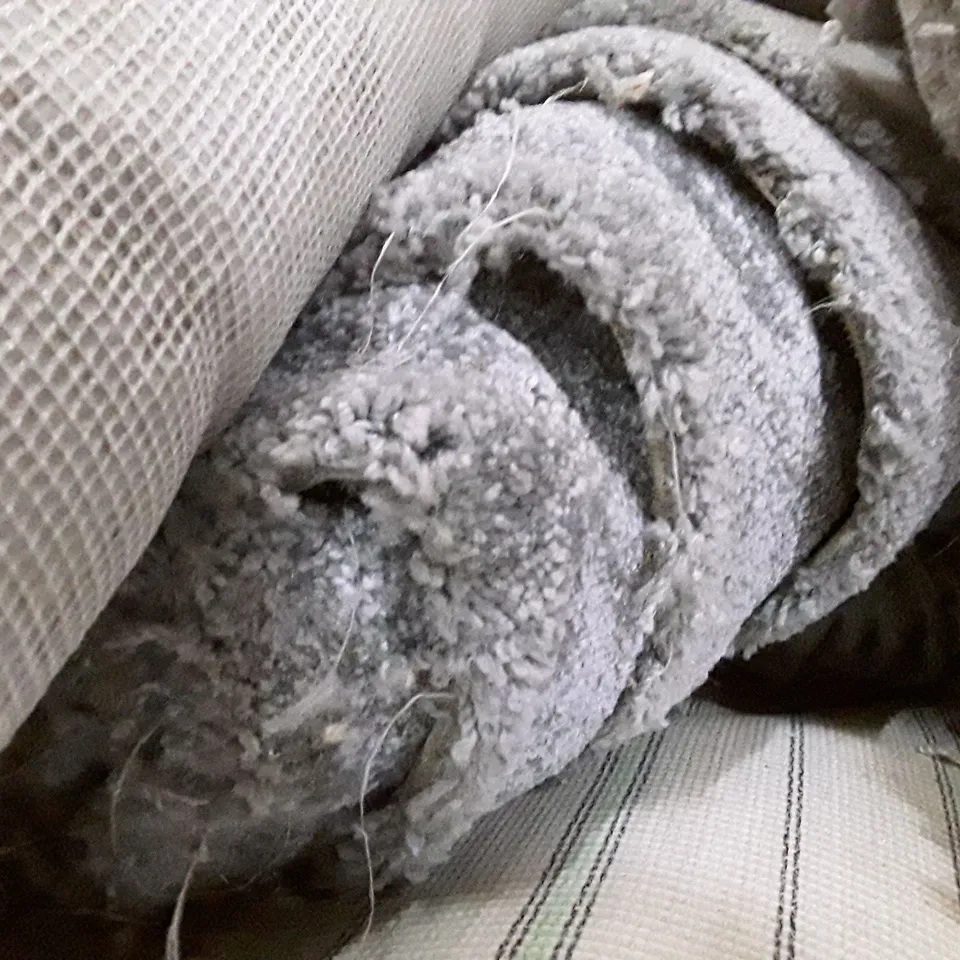 ROLL OF QUALITY GREY CARPET