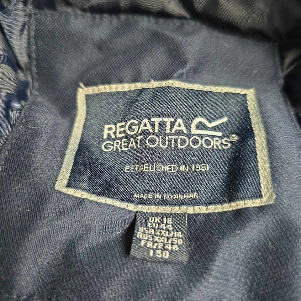 REGATTA GREAT OUTDOORS NAVY PARKA WITH FAUX FUR HOOD – UK 18 (WOMEN)