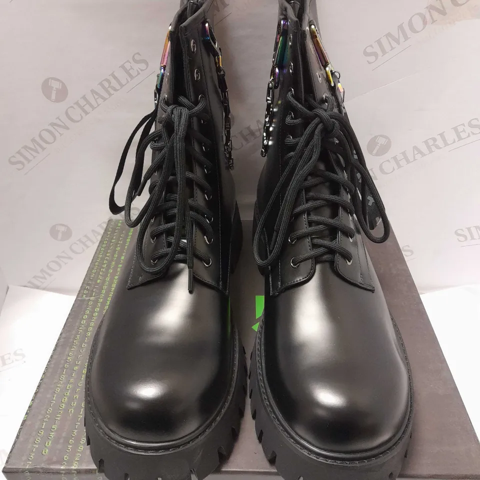 KOI INTERNATIONAL ELECTRIC CORPORATION BLACK LACE UP BOOTS - SIZE 10