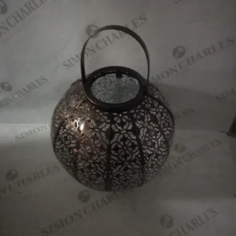 SOLAR POWERED DAMASQUE LANTERN