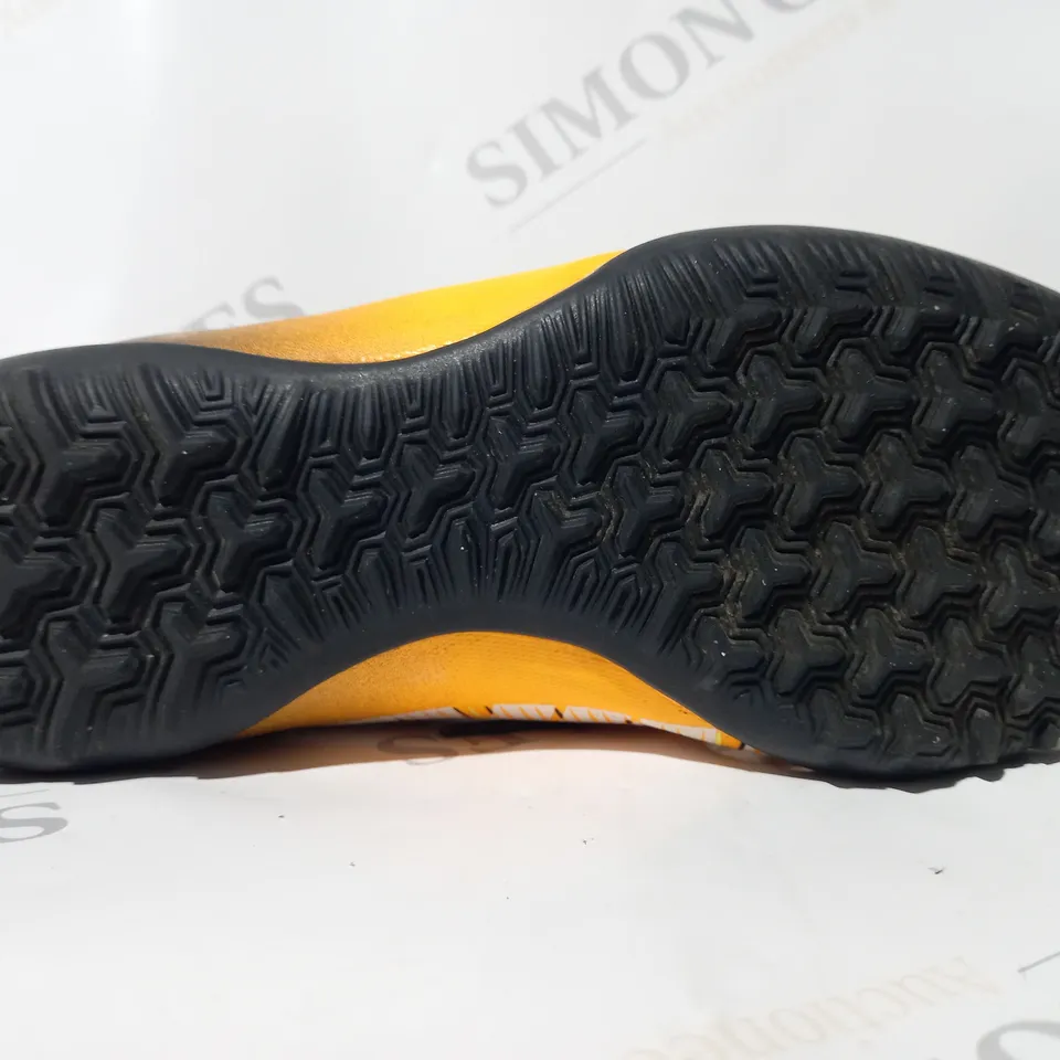 PAIR OF NIKE MERCURIAL X SHOES IN YELLOW/BLACK UK SIZE 3