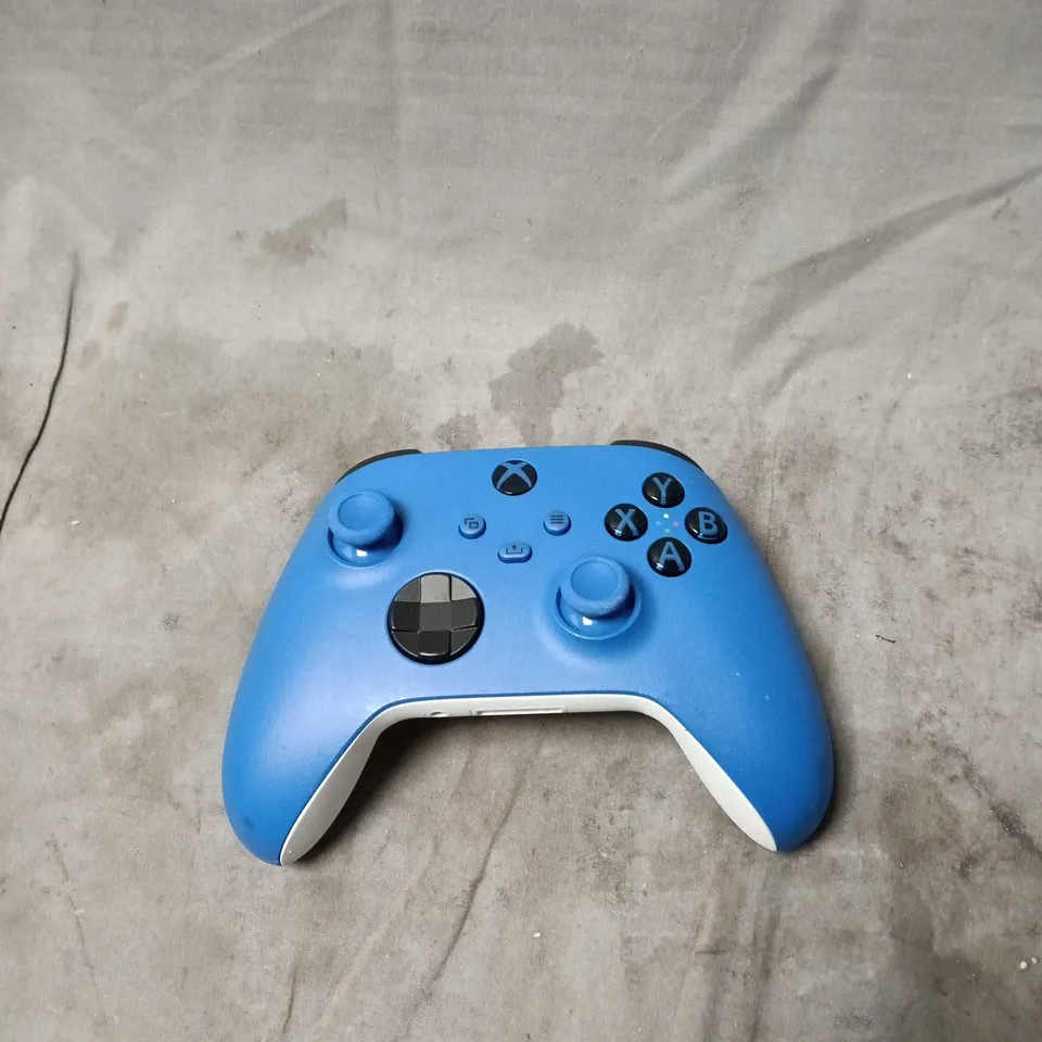 XBOX WIRELESS CONTROLLER – SHOCK BLUE (BOXED)