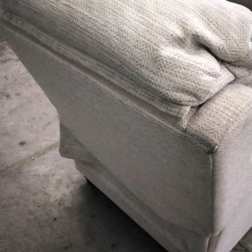 QUALITY BRITISH DESIGNED & MANUFACTURED G PLAN NEWBURY DUAL ELEVATE ARMCHAIR CHEVRON DOVE FABRIC