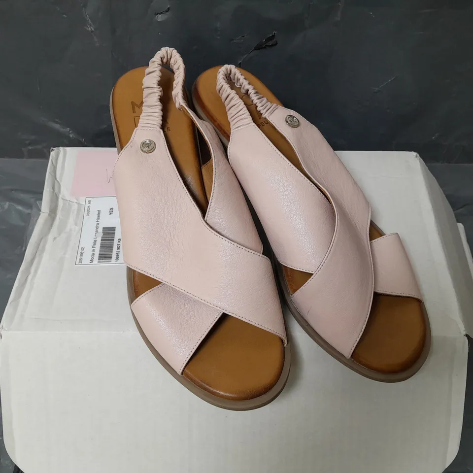 BOXED PAIR OF MODA IN PELLE LASANDRA HEELED SANDALS IN CAMEO SIZE 9