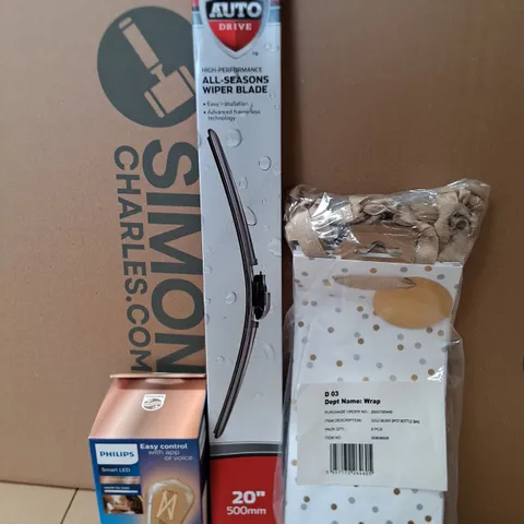 BOX OF APPROXIMATELY 20 ASSORTED ITEMS TO INCLUDE - AUTO DRIVE WIPER BLADE , PHILIPS LIGHT BULB , BOTTLE BAG ETC