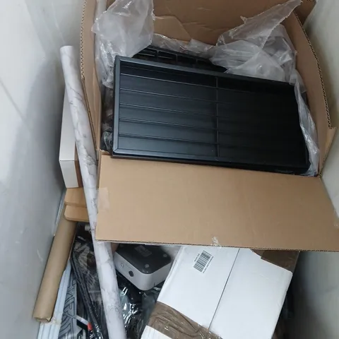 CAGE OF APPROXIMATELY 10 ASSORTED HOUSEHOLD ITEMS TO INCLUDE WALLPAPER, ETC