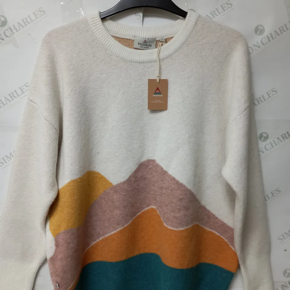PASSENGER VISTA KNITTED JUMPER IN OFF WHITE - M