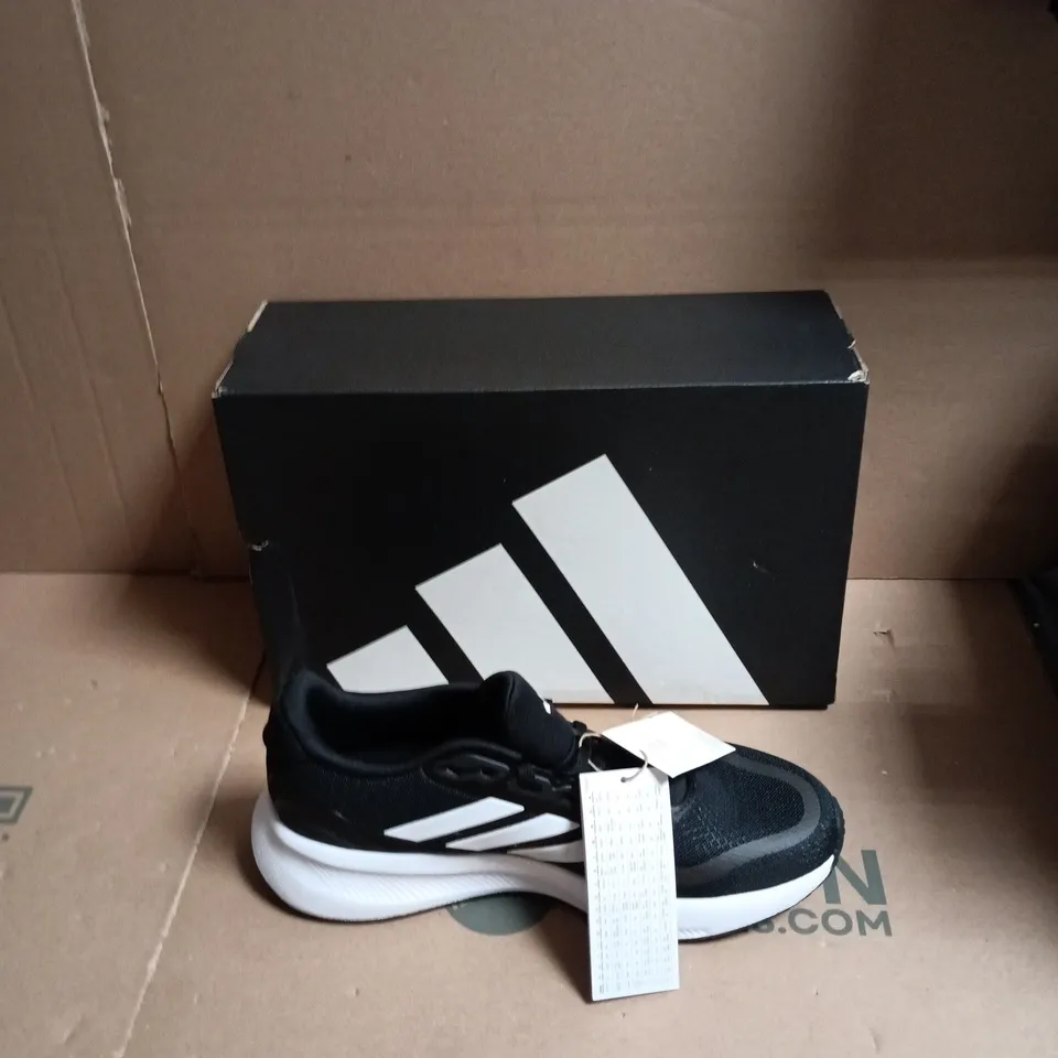 BOXED ADIDAS RUNFALCON 5 TRAINERS - UK SIZE 7