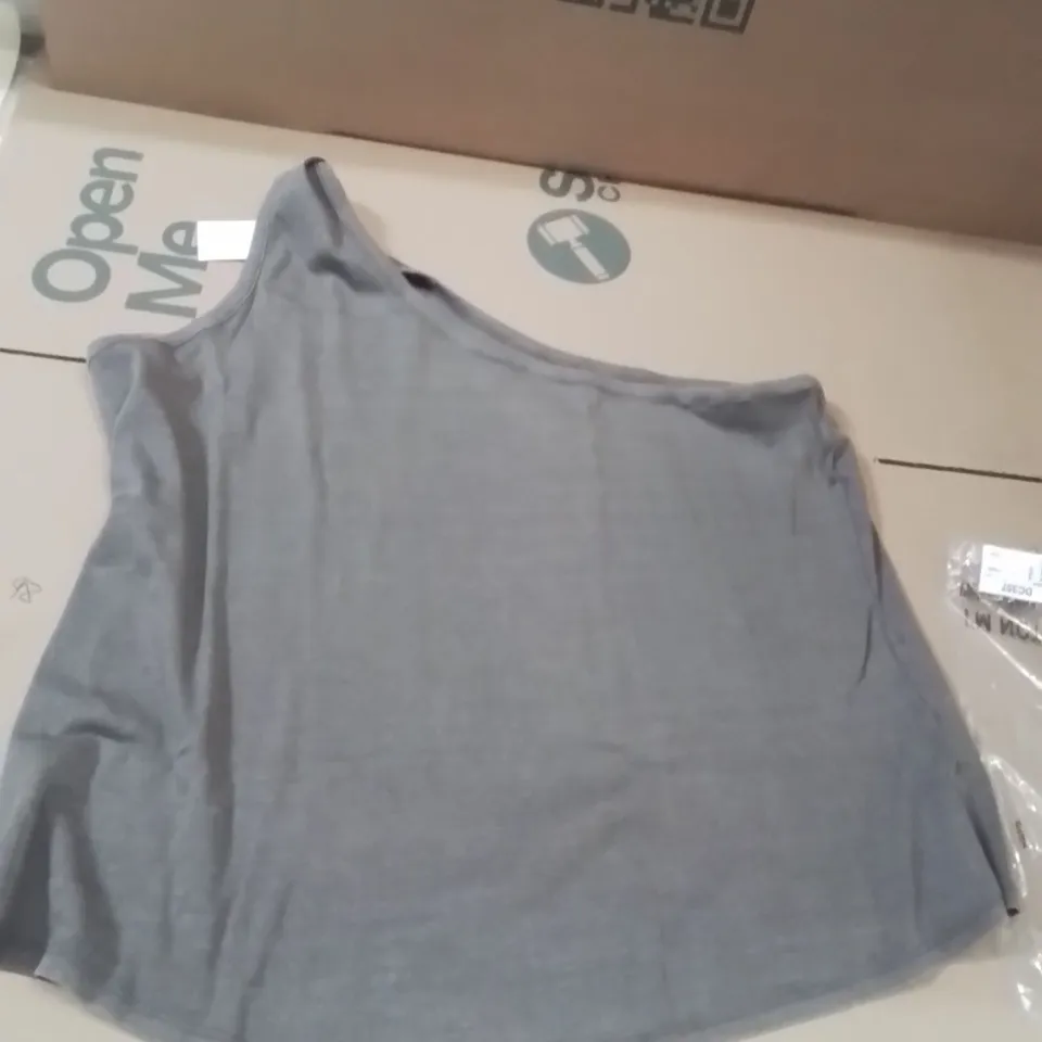 BOX CONTAINING APPROXIMATELY 9 BRAND NEW SIMPLY BEE ONE SHOULDER TOP ACID WASH SIZE UK 30