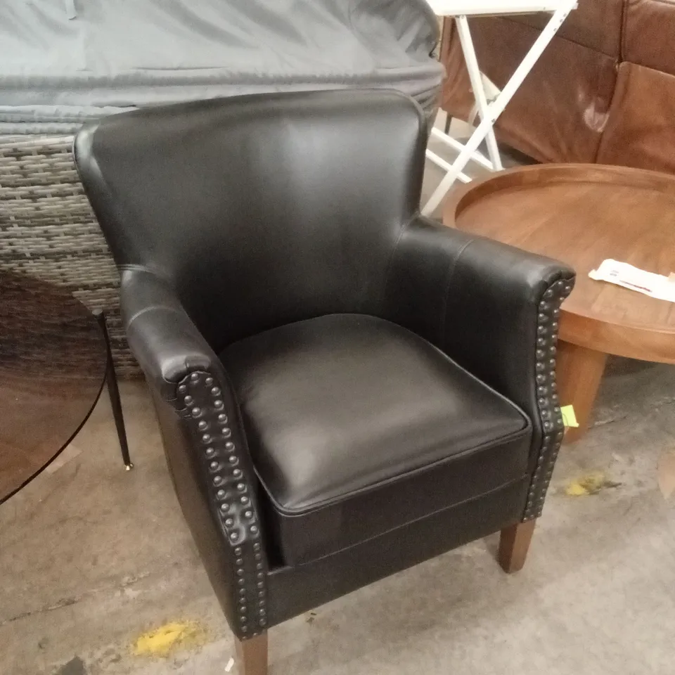 PUTNEY ARMCHAIR