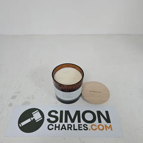 PECKSNIFFS AROMATHERAPY DE-STRESS CANDLE - CARDAMON & ROSEMARY (ENGLAND)