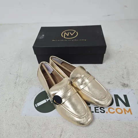 ZOIE NV GOLD LEATHER SLIP-ON LOAFERS – WOMEN'S SHOES, UK SIZE 8