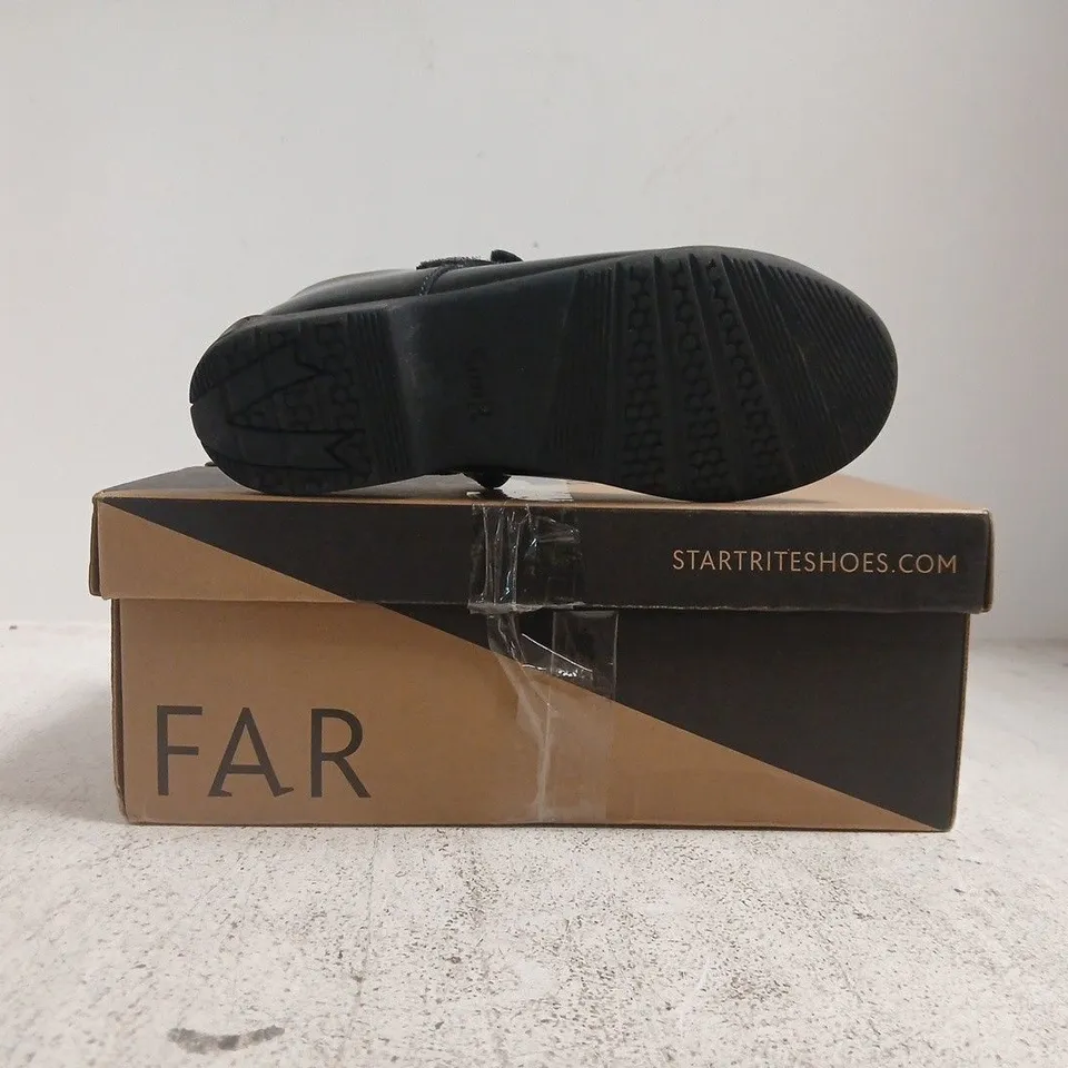 BOXED PAIR OF START RITE KID'S SHOES IN GLOSSY BLACK SIZE 13.5