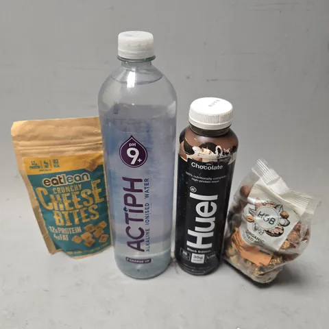 APPROXIMATELY 8 ASSORTED FOOD & DRINK ITEMS TO INCLUDE - HUEL CHOCOLATE , H&B MIXED NUTS ETC