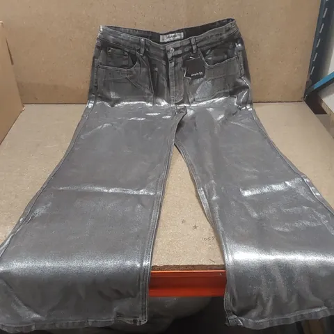 BOX CONTAINING APPROXIMATELY 13x BRAND NEW SIMPLY BE DENIM SHINY WIDE LEG JEANS - SIZE 18R