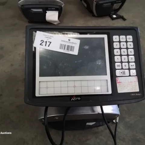 AVERY BERKEL XTS 600 LABEL & RECEIPT PRINTING TERMINAL AND SCALES