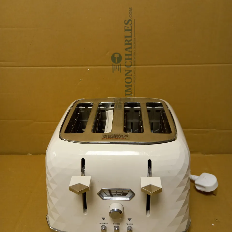 DELONGHI 4 SLICE TOASTER WHITE