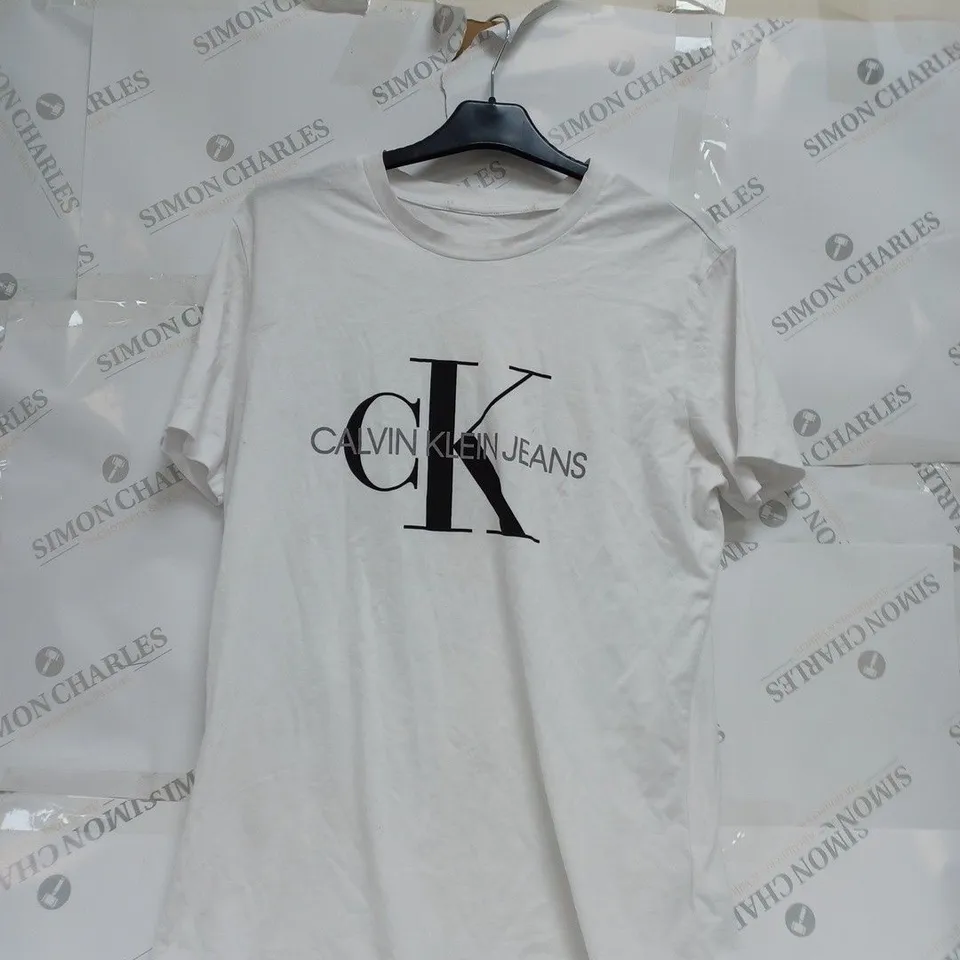 CALVIN KLEIN WHITE-SHIRT SIZE S