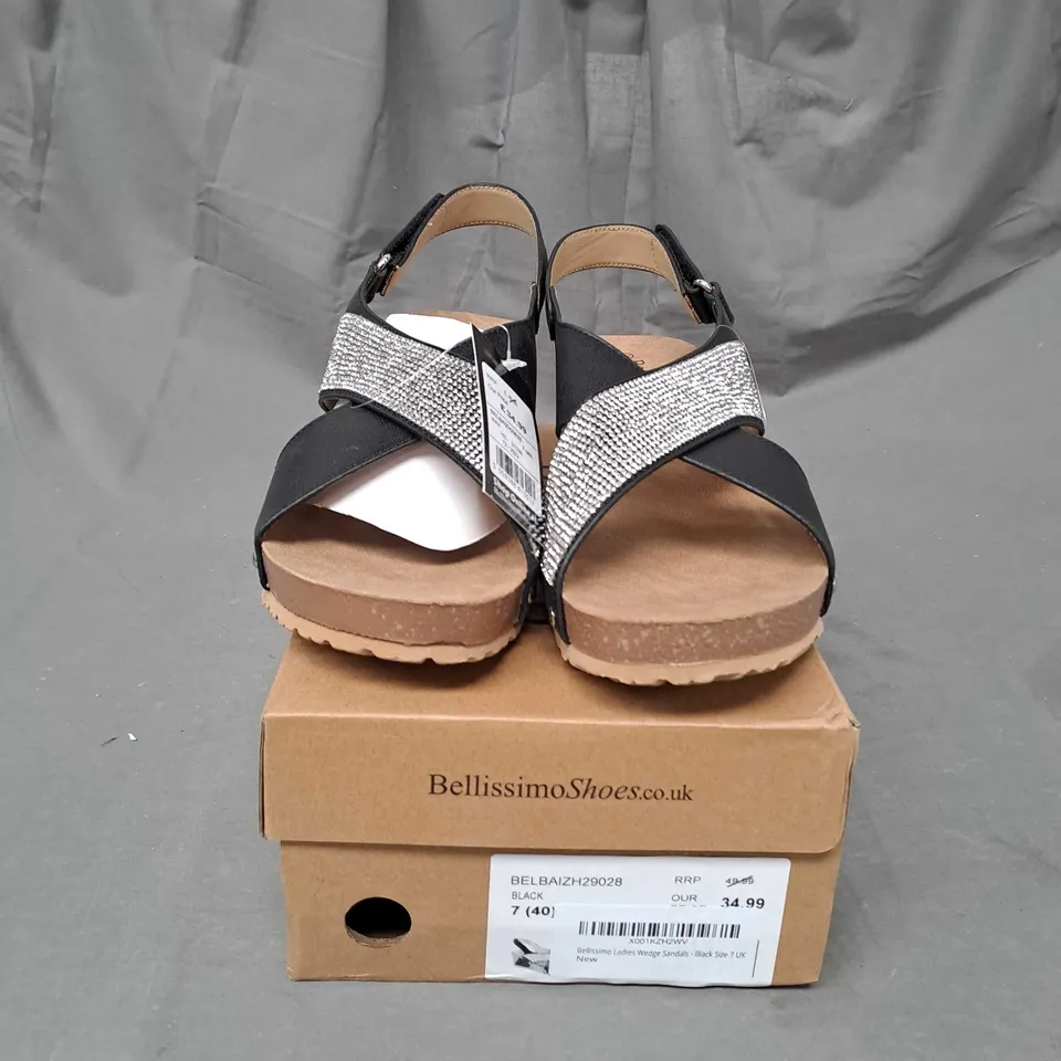 BOXED PAIR OF BELLISSIMO LADIES WEDGE SANDALS SIZE 7