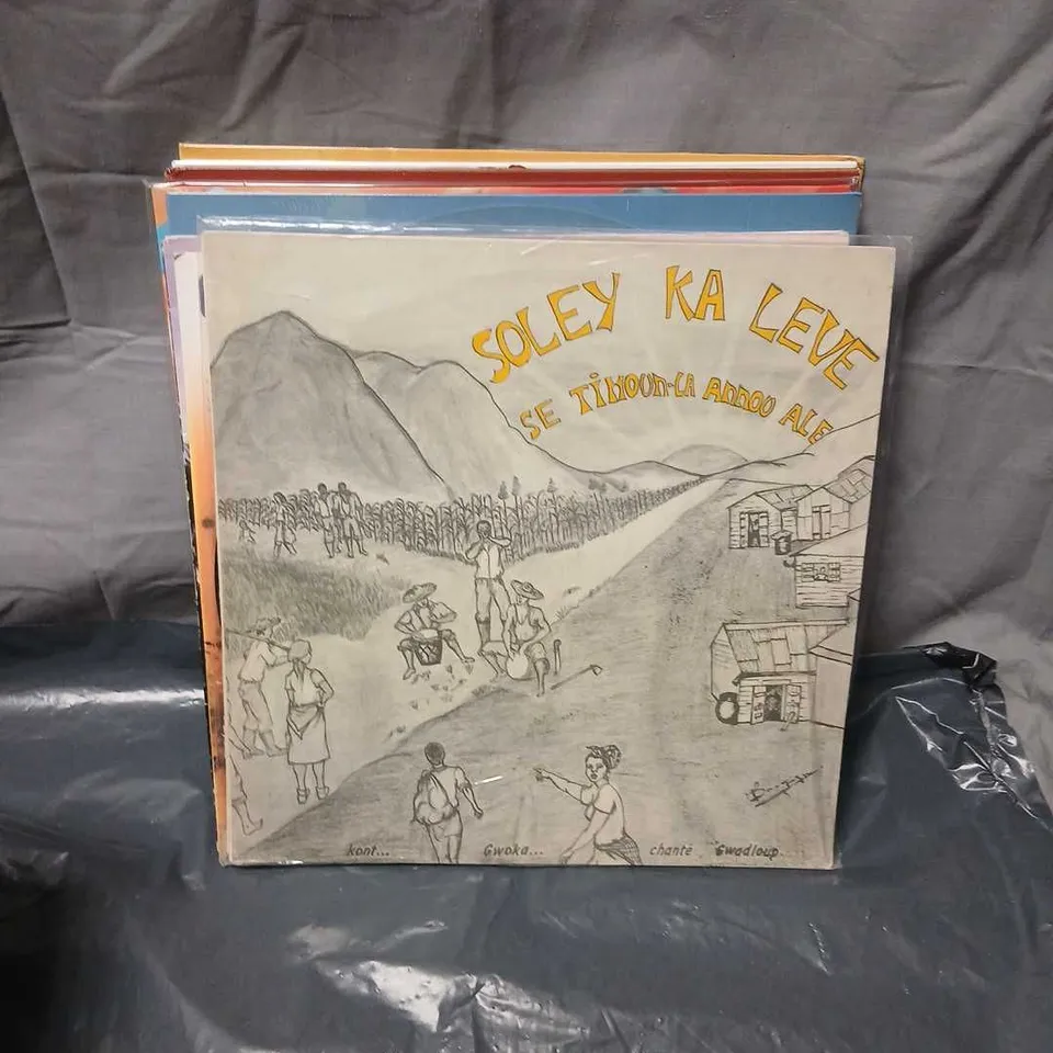 APPROXIMATELY 15 VINYL LP RECORDS – ASSORTED ARTISTS (POP/ROCK/JAZZ)