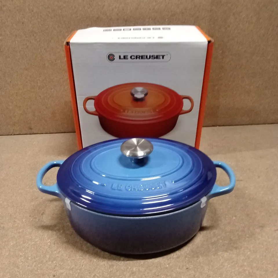 BOXED LE CREUSET SIGNATURE OVAL CASSEROLE/OVEN DISH, 27cm
