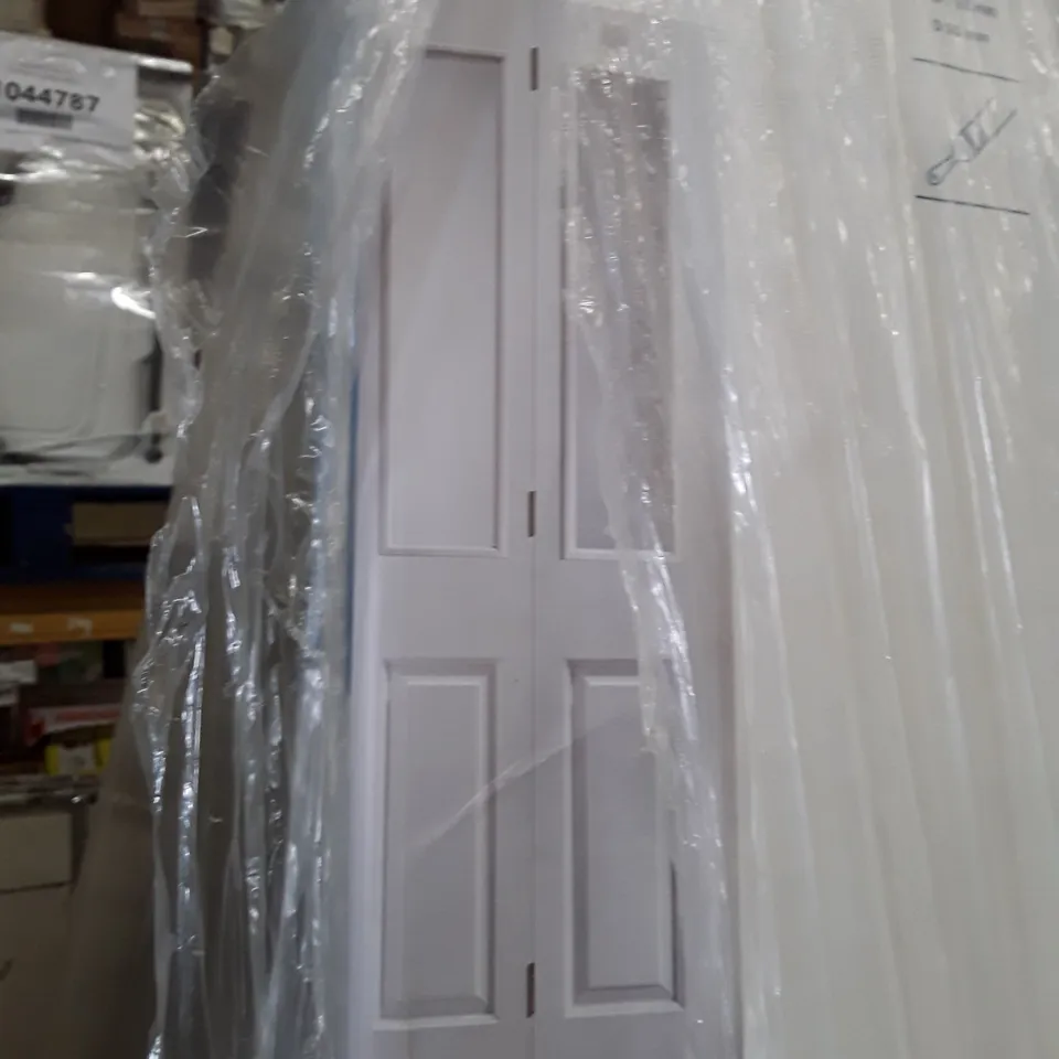 GEOM 4 PANEL SMOOTH BI-FOLD GLAZED INTERNAL DOOR 1981×762×35MM