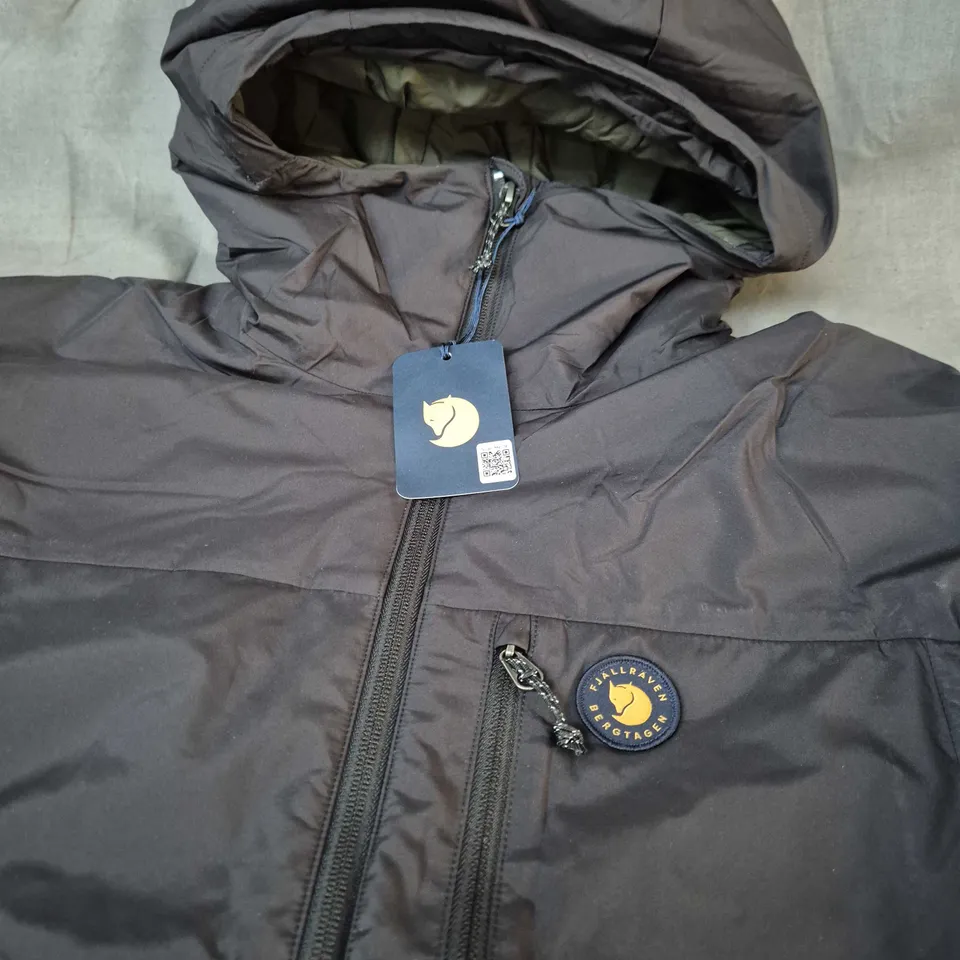 FJÄLLRÄVEN BERGTAGEN 60 INSULATION JACKET – FOREST/BLACK, UK SIZE L